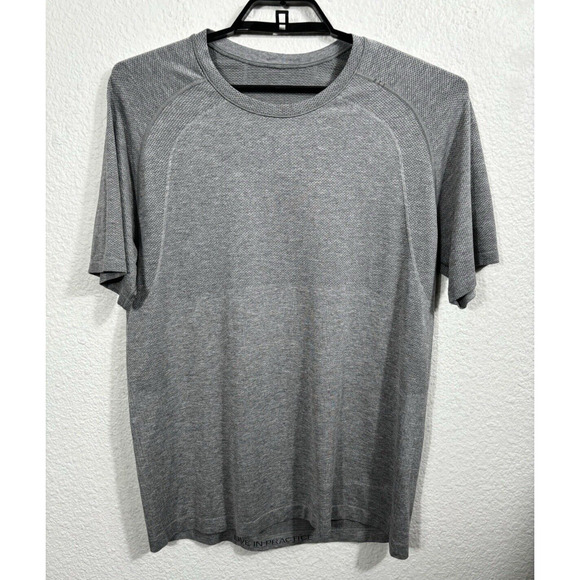 Lululemon T-shirt Mens Size Medium Gray Short Sleeve Athletic - Picture 1 of 8